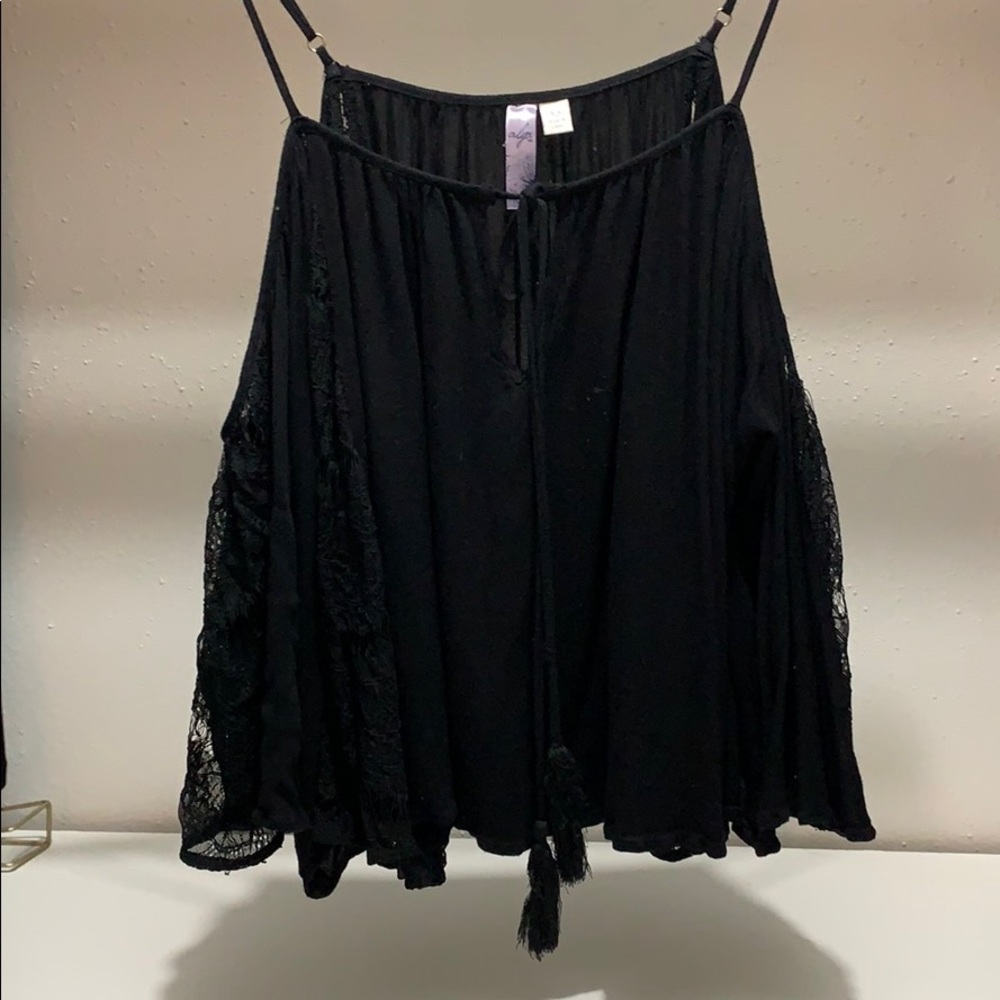 Black lace cold shoulder crop top